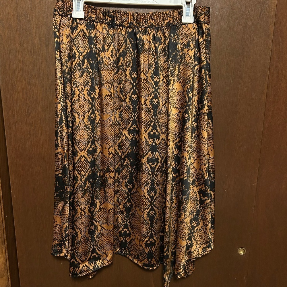 Apt. 9 Snakeskin Animal Mid Length Orange Black Skirt Women’s Size Medium - Picture 3 of 3